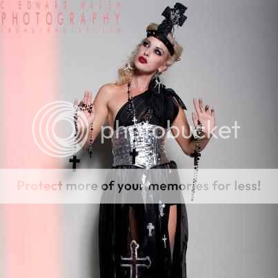 http://i323.photobucket.com/albums/nn455/missconstrued08/539778_113242128837807_870264614_n-1.jpg