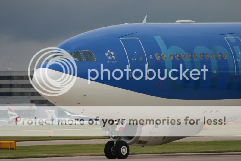 IMAGE: http://i323.photobucket.com/albums/nn480/credesigno/Airplanes/B0000111.jpg